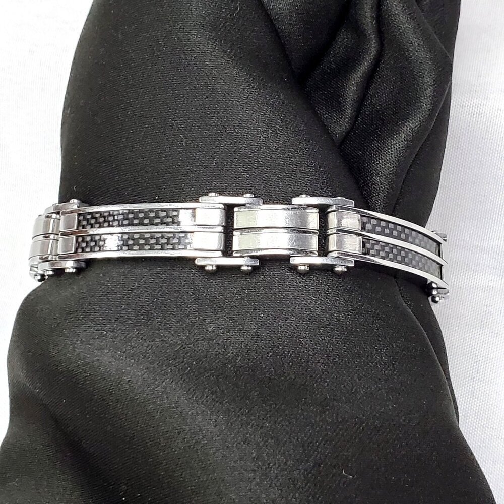 Mens Stainless Steel Bracelet With Black Carbon Fiber Inlay 8.25" - Picture 2 of 7